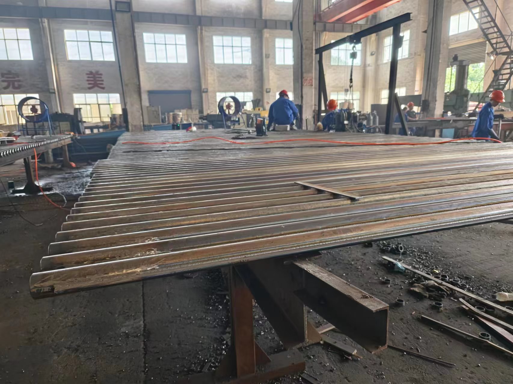 φ60.3×7.5\SA-210C 水冷壁帶鰭片內(nèi)螺紋管，帶鰭片。2）附質(zhì)量證明書，3）品牌：武鍋、東鍋、哈鍋選其一