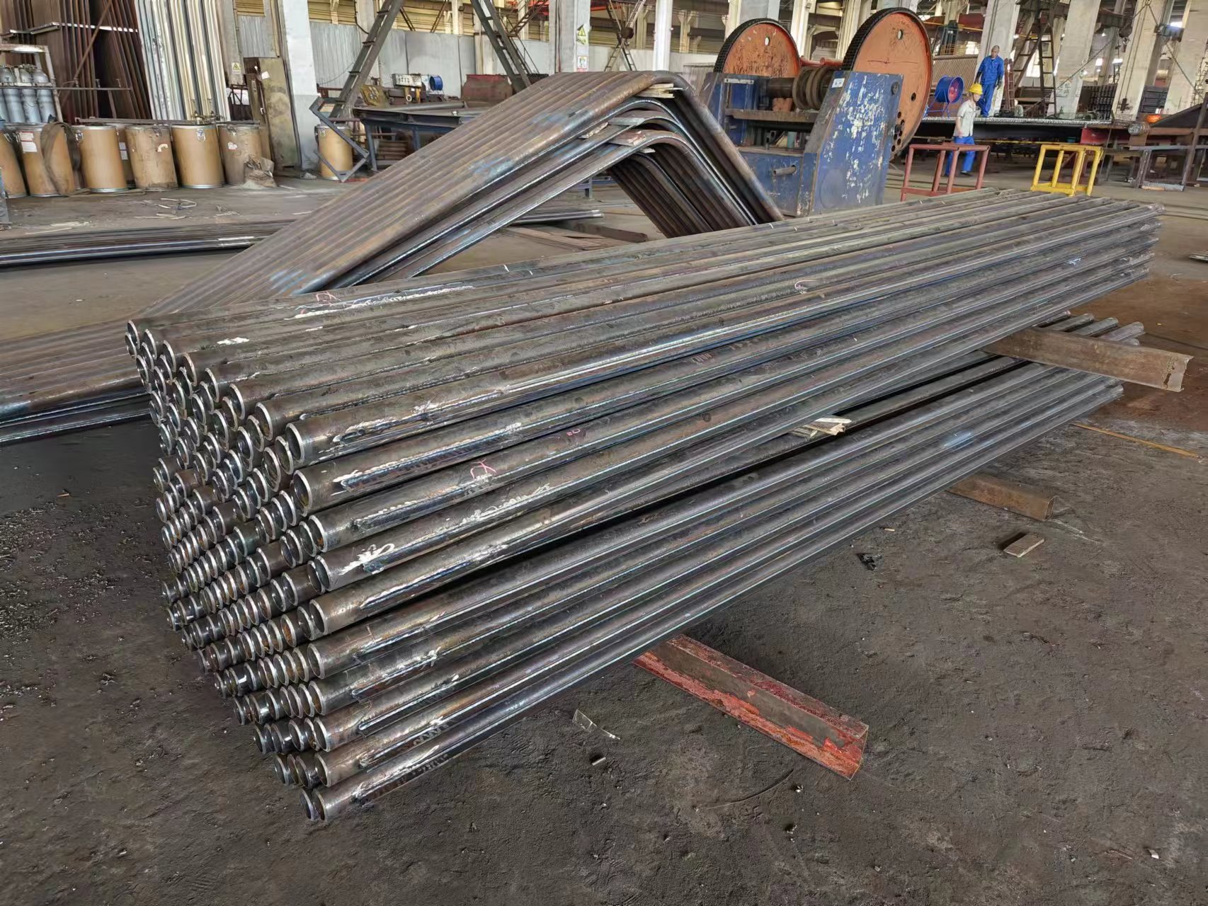 φ60.3×7.5\SA-210C 水冷壁帶鰭片內(nèi)螺紋管，帶鰭片。2）附質(zhì)量證明書，3）品牌：武鍋、東鍋、哈鍋選其一