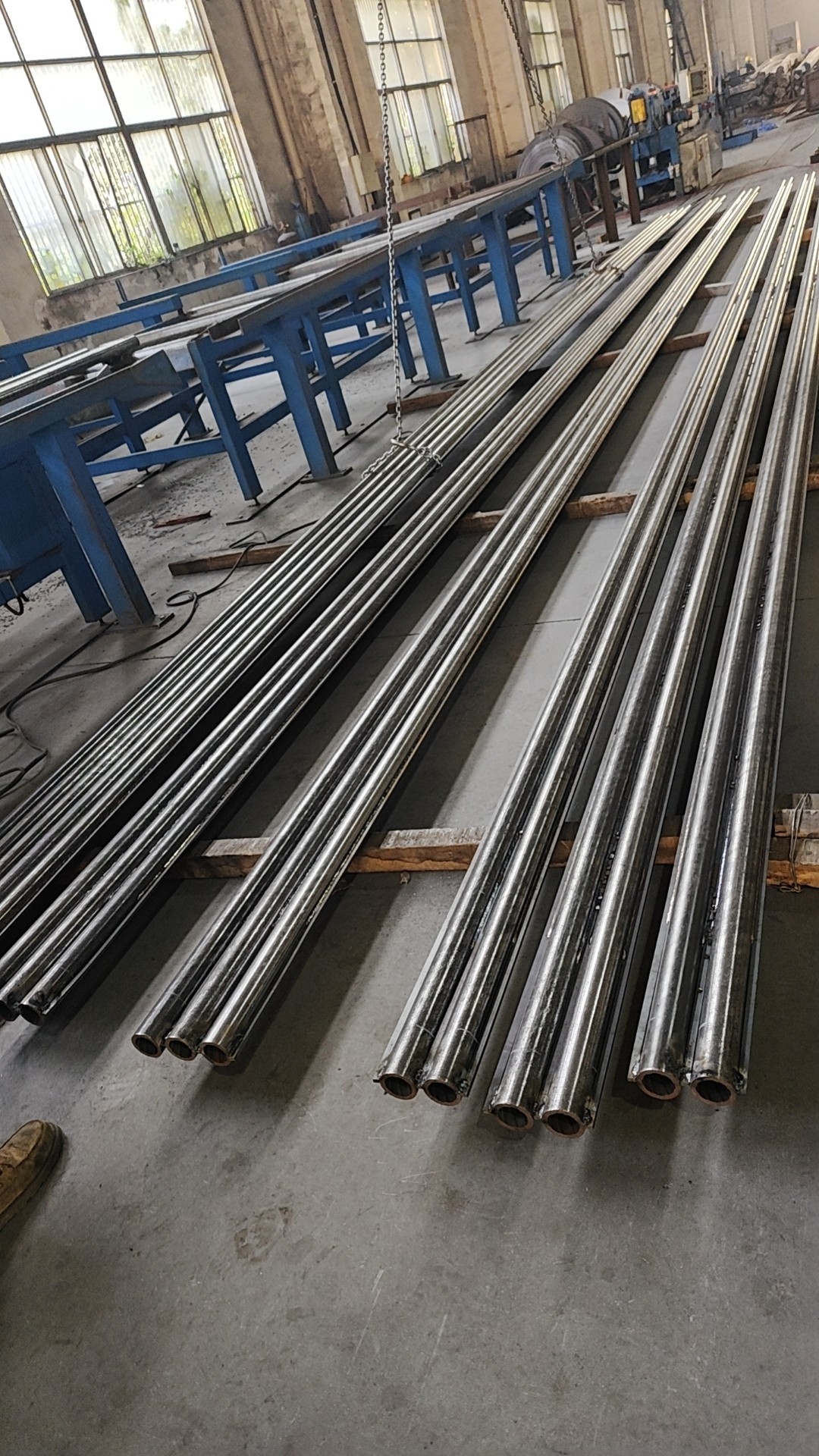 管排長度為6米，每件管排由10根管子組成，管子中心距為54mm，鰭片厚度為6.4mm